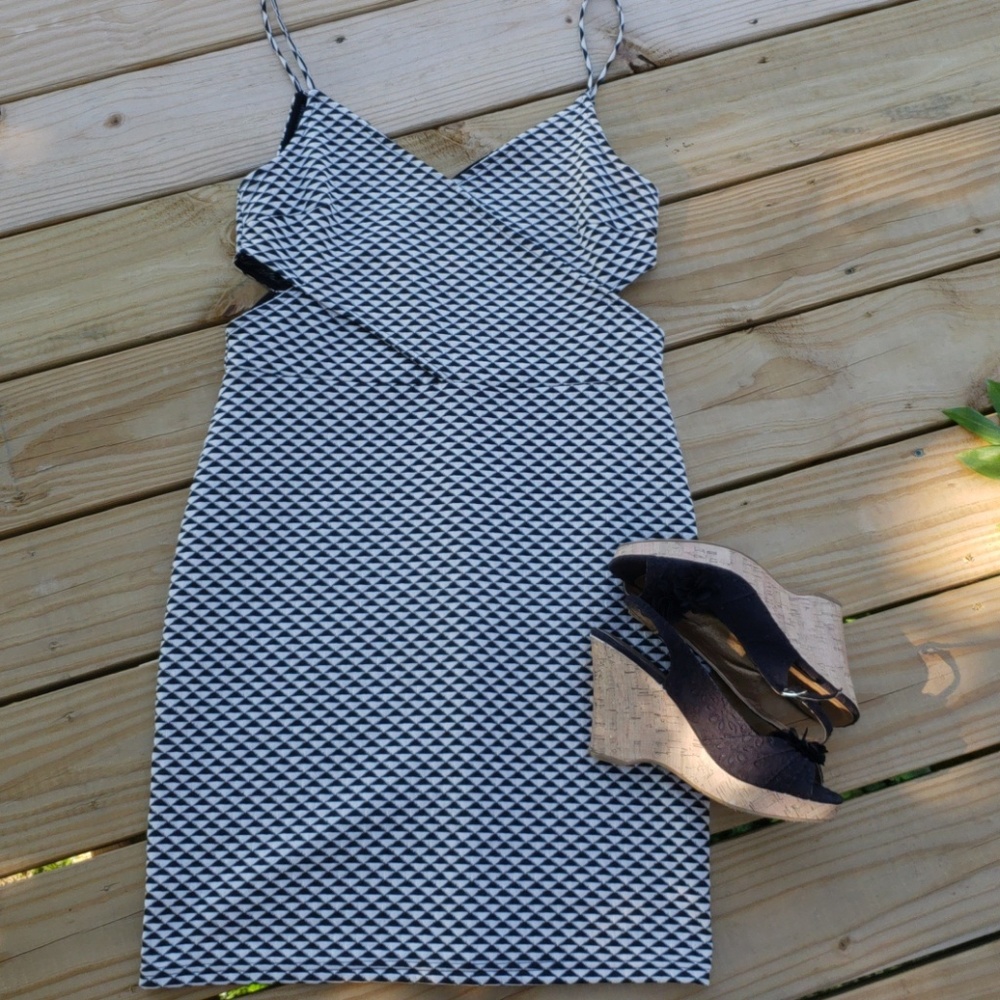 SALE⚡️H&M BODYCON CUT OUTS Dress size L